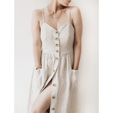Lámina Chica Vestido Beige
