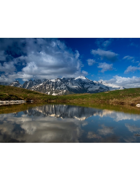 Lámina Lago en montaña nevada