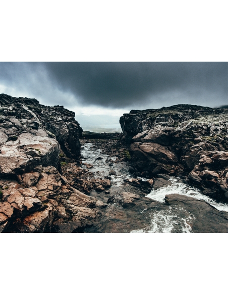 Lámina Río entre rocas